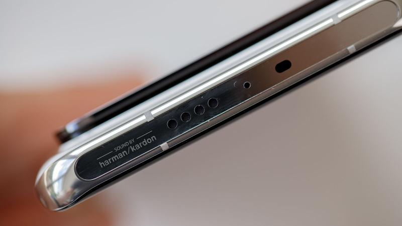 Xiaomi Mi 11 Ultra camera module thickness