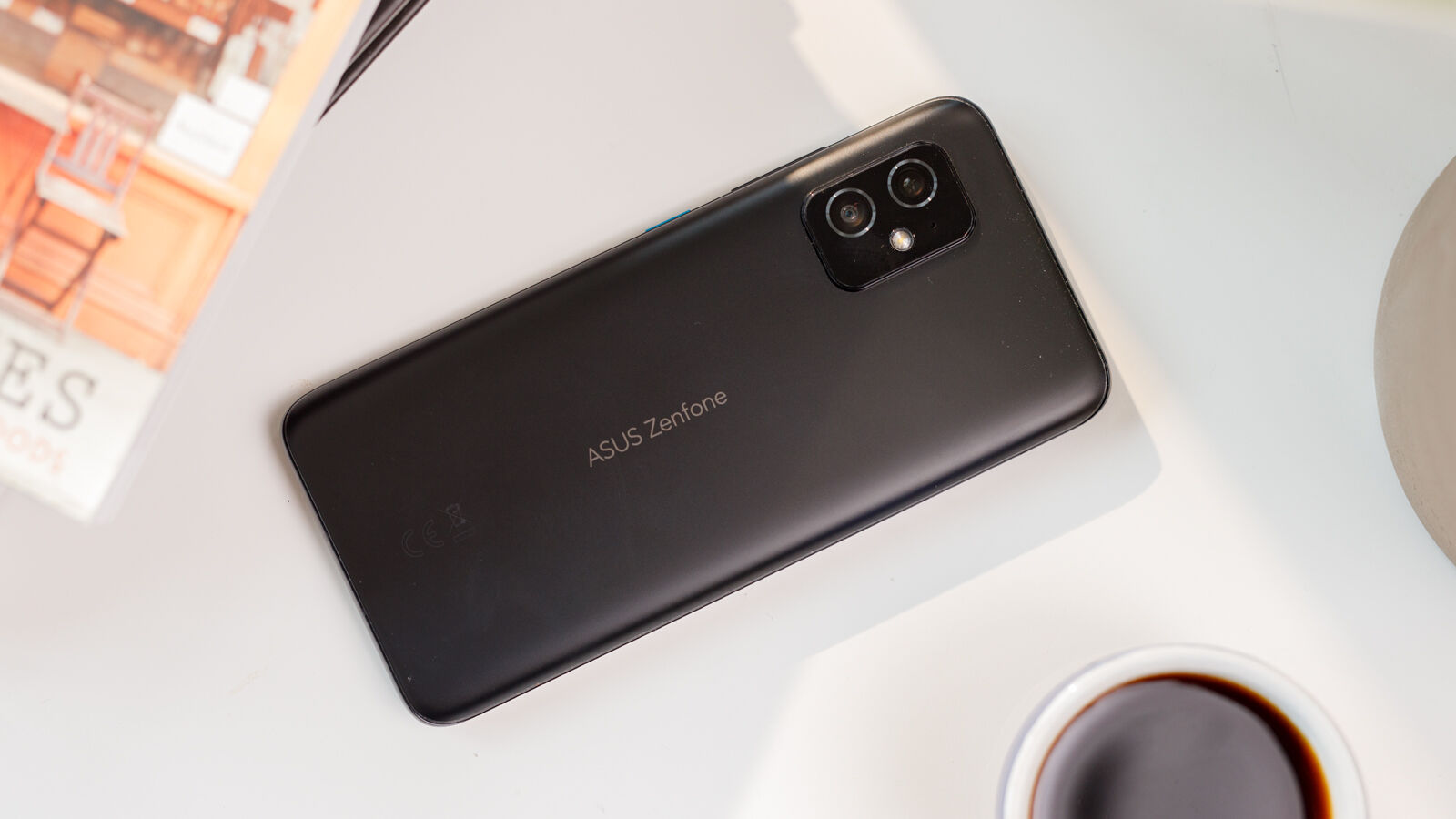 ZenFone 8