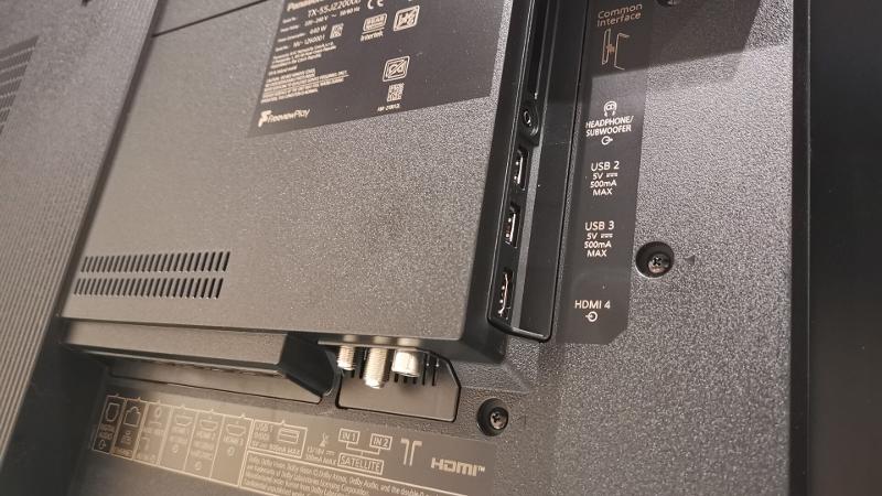 Puertos HDMI Panasonic JZ2000