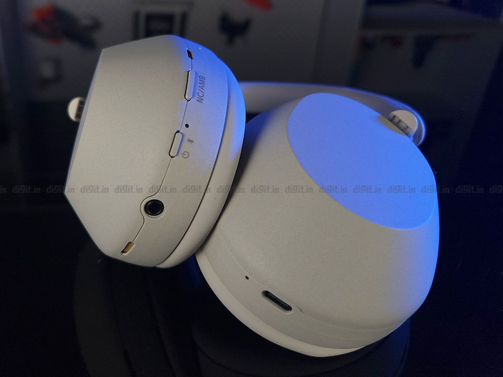 Sony WH-1000XM5 Review: Build and design