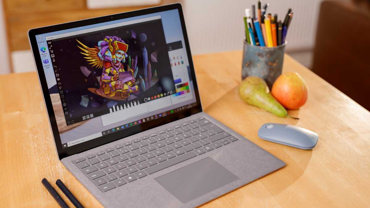 Microsoft Surface Laptop 4 - vista lateral