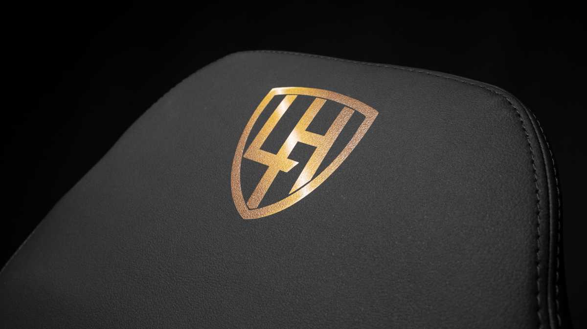 Personalización Noblechairs, primer plano del logo