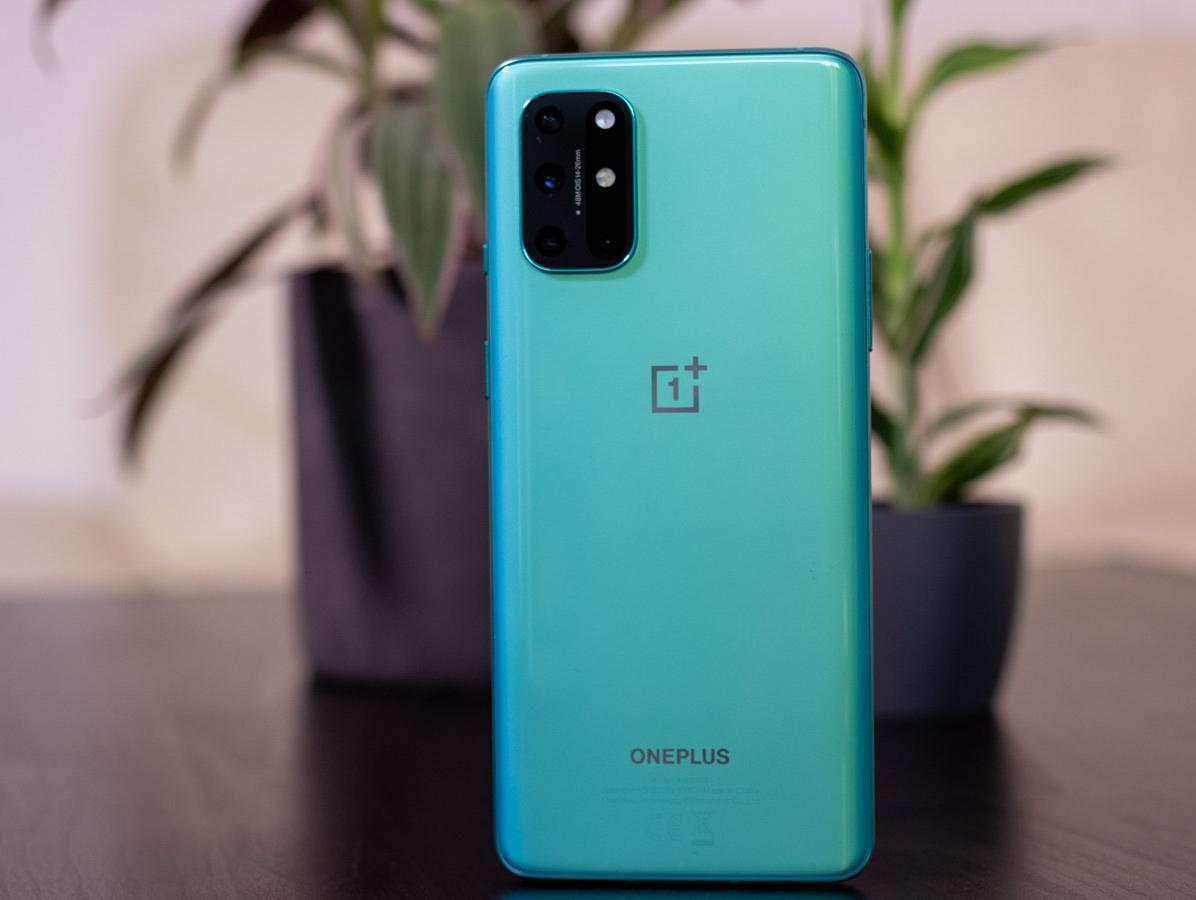 OnePlus 8T (12 GB de RAM, 256 GB)