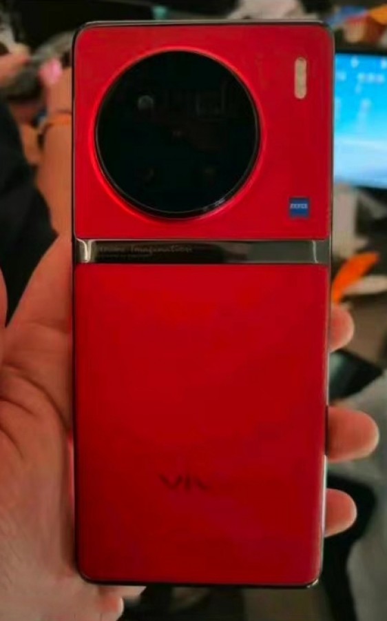 Foto filtrada de cuero rojo Vivo X90 Pro+