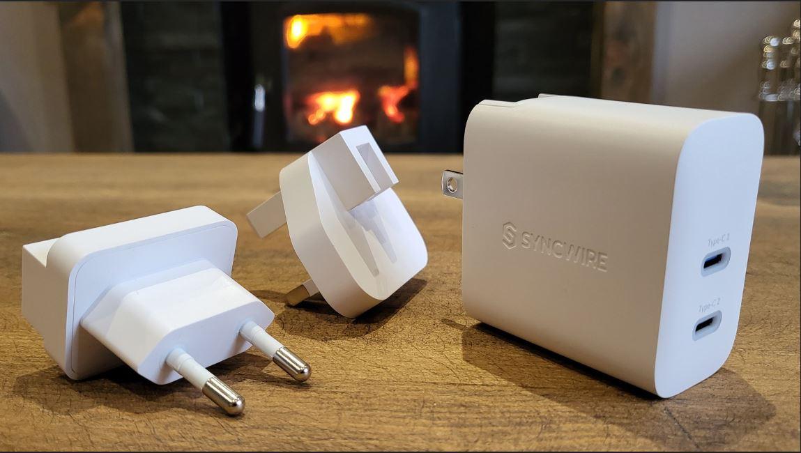 SyncWire 40W Dual Type-C Convertible Plugs Type Charger - El mejor cargador de viaje económico