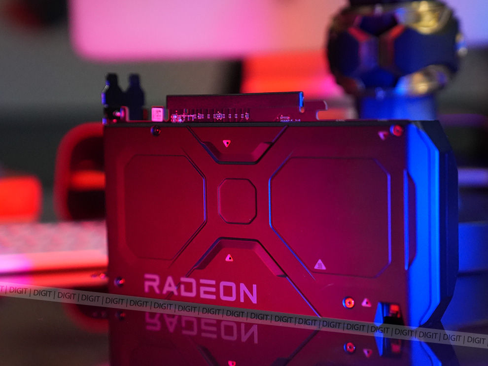 Placa trasera AMD Radeon RX 7600