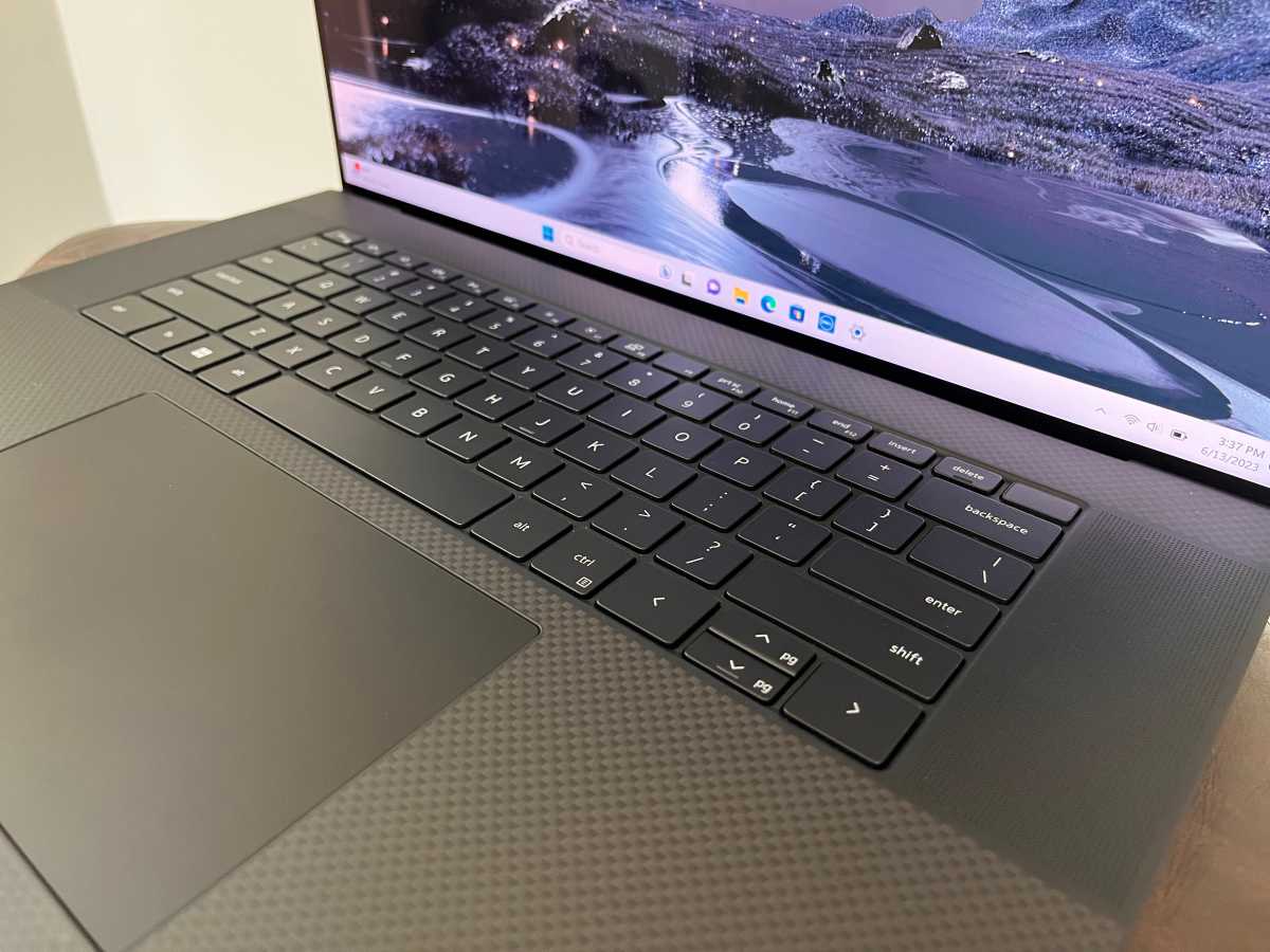 Dell XPS 17 keyboard