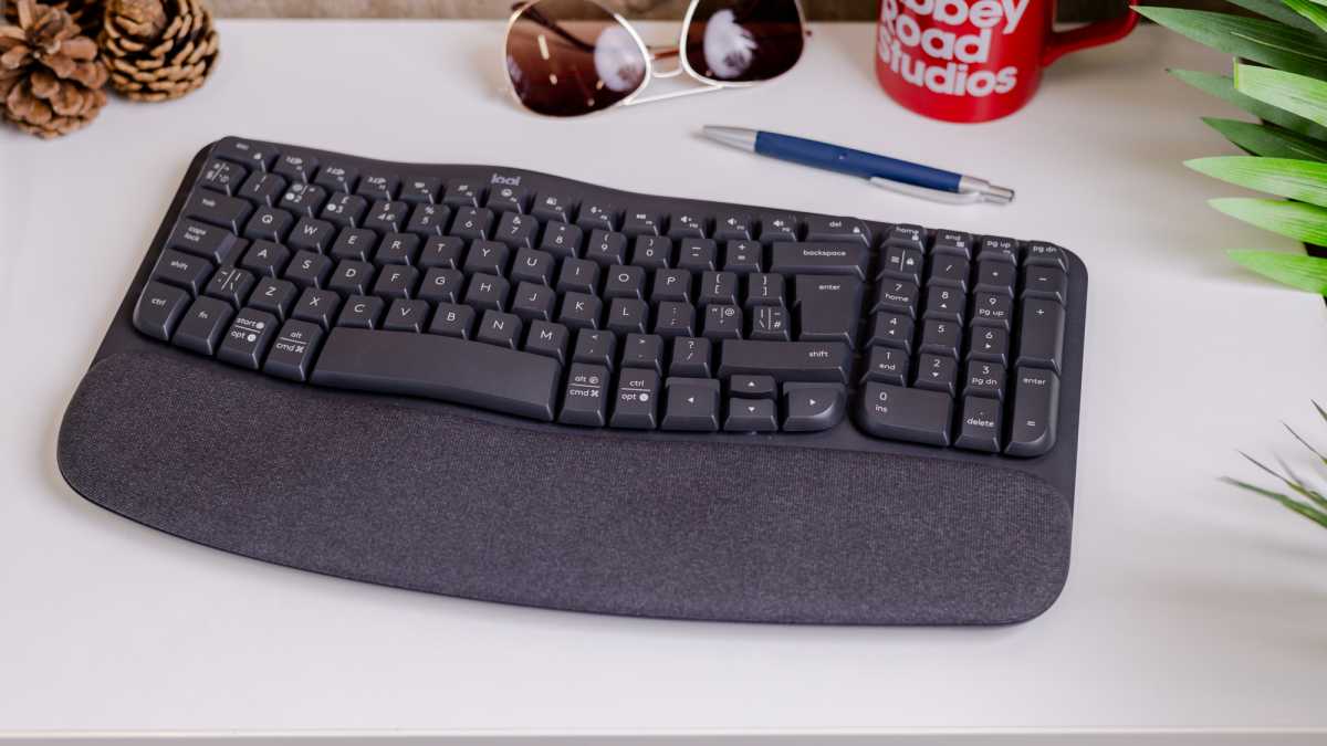 Logitech Wave Keys front