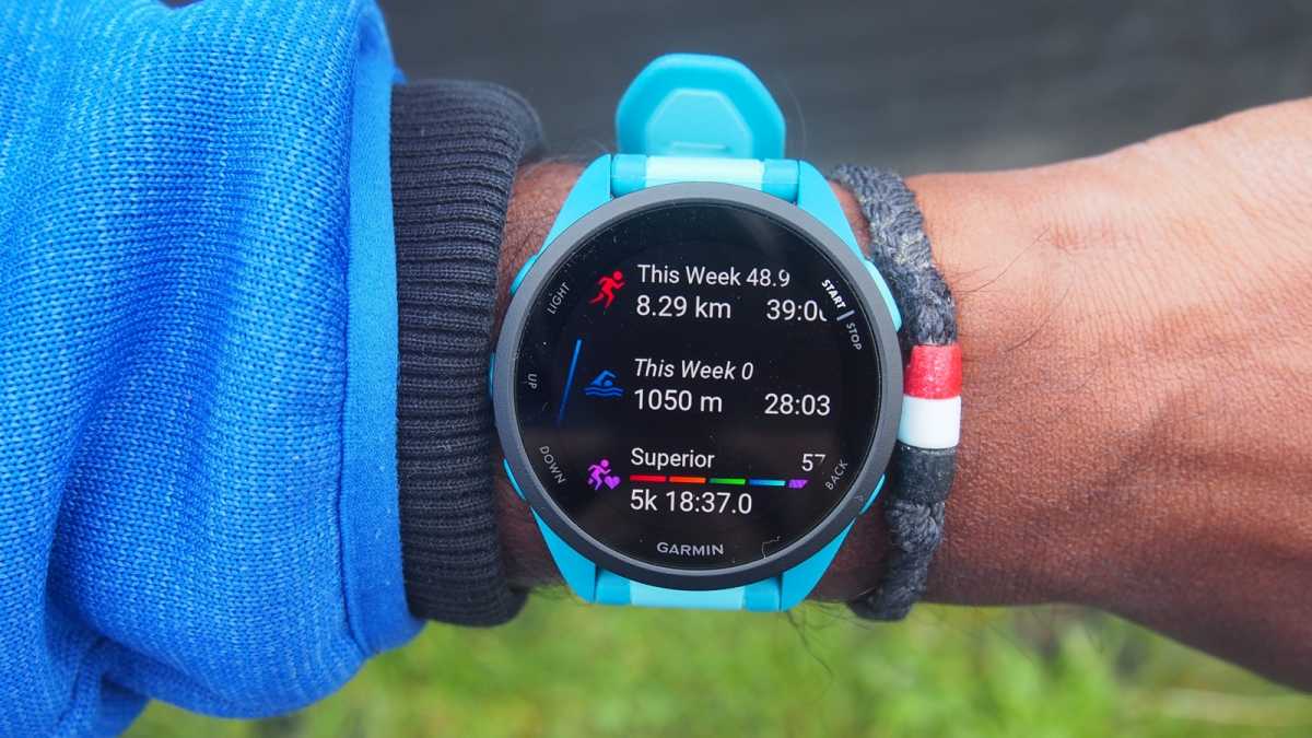 Garmin Forerunner 165 glances