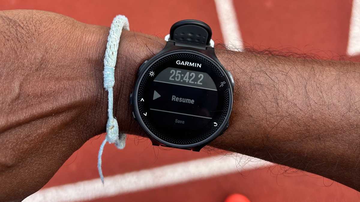 Pista Garmin Forerunner 235