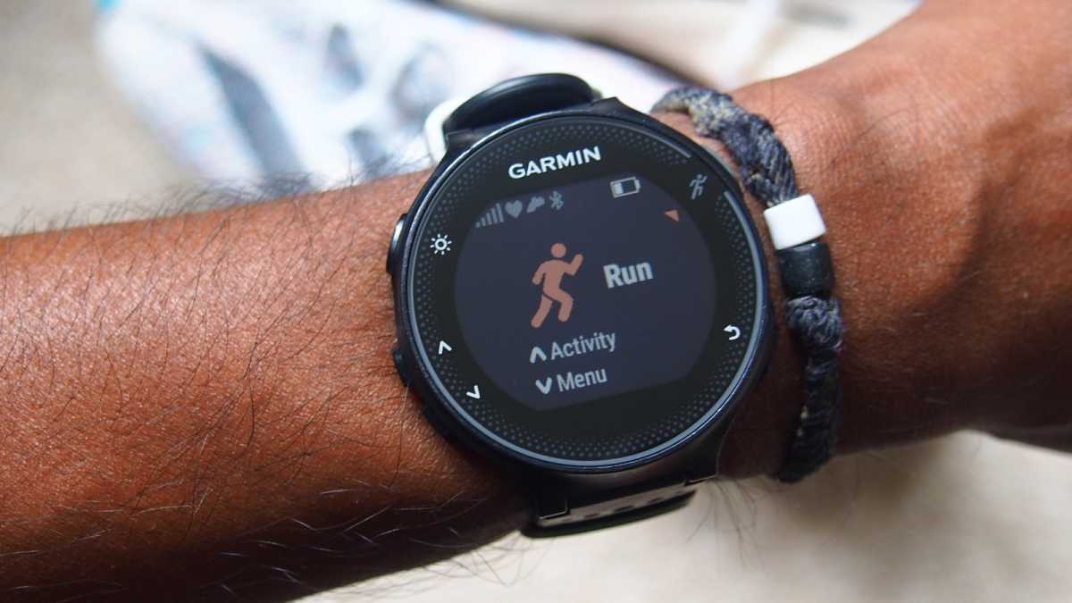 Pantalla a color Garmin Forerunner 235