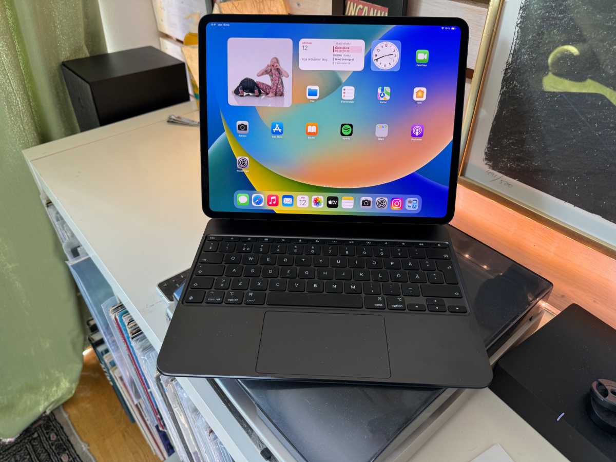 Ipad Pro M4 con un teclado mágico