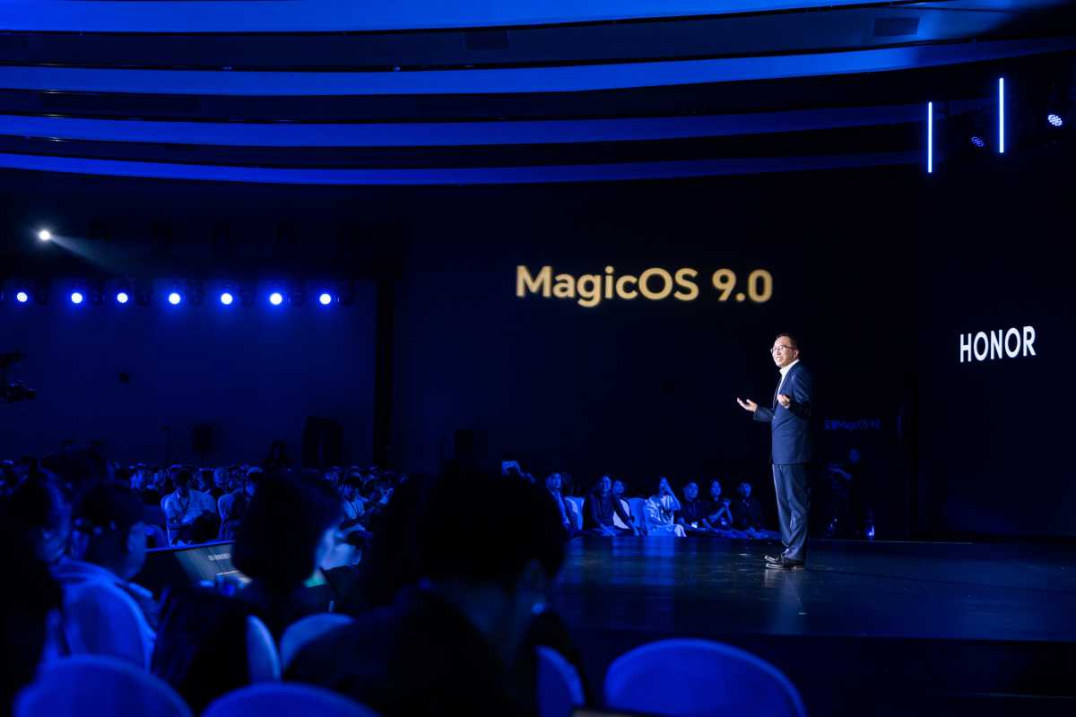 George Zhao, director ejecutivo de HONOR, en el lanzamiento de MagicOS 9 0