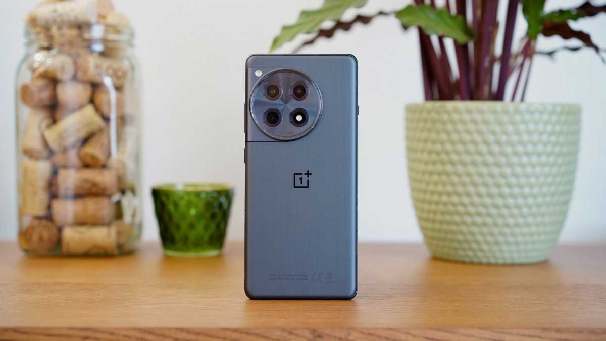 OnePlus 12R atrás