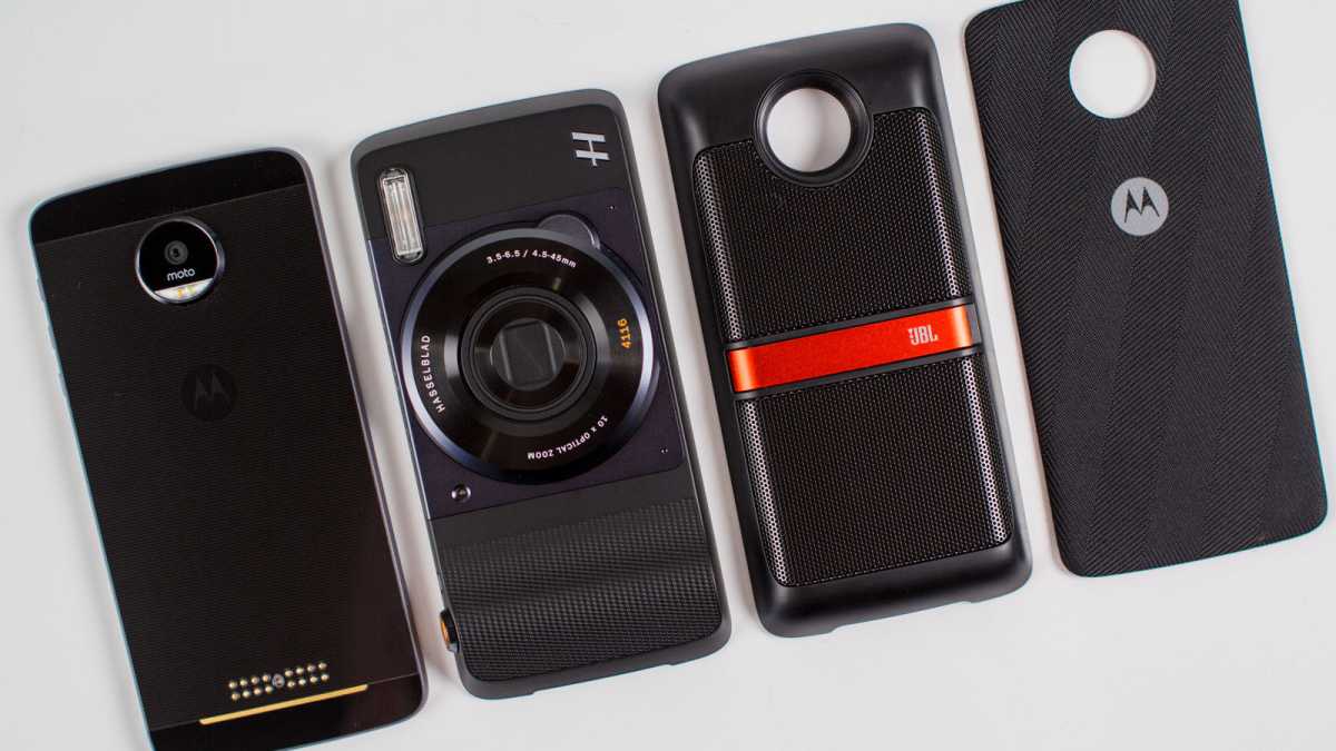 Moto Z revisa las piezas modulares